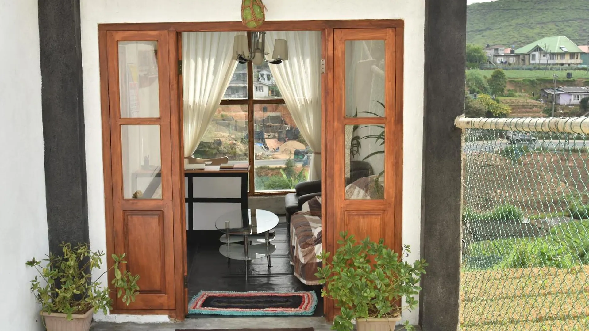 Guest house Shiny Cot Bunker Room Nuwara Eliya