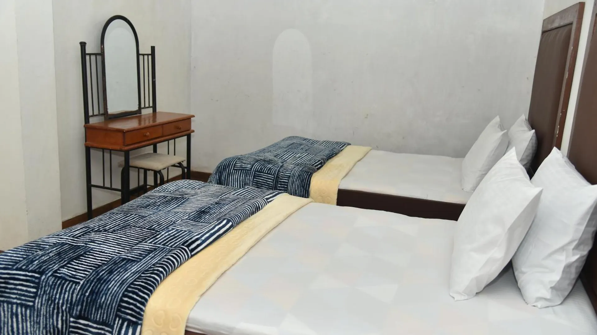 Shiny Cot Bunker Room Nuwara Eliya 0*,